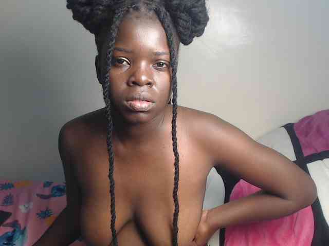 Petitebeauty webcam