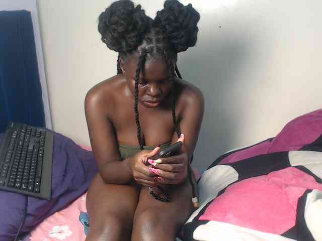 Petitebeauty webcam