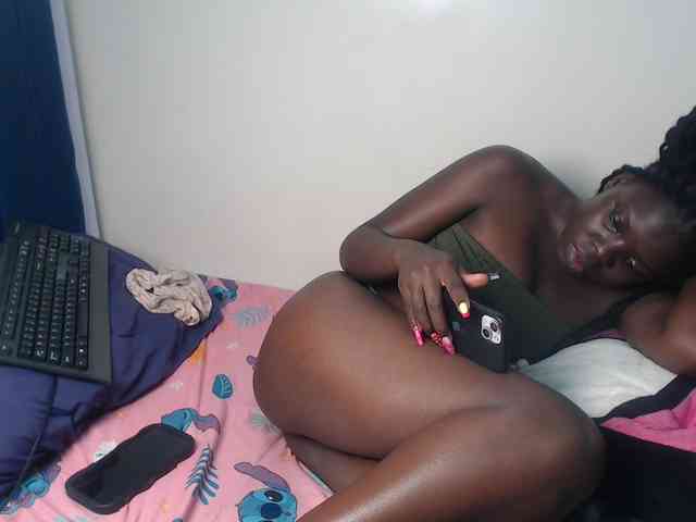 Petitebeauty webcam