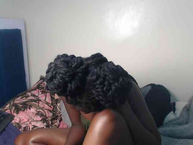 Petitebeauty webcam