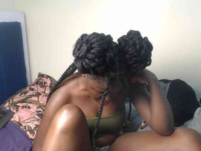 Petitebeauty webcam