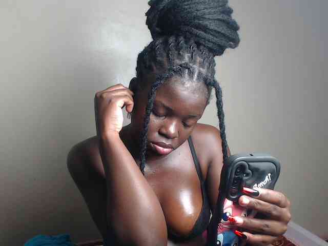 Petitebeauty webcam