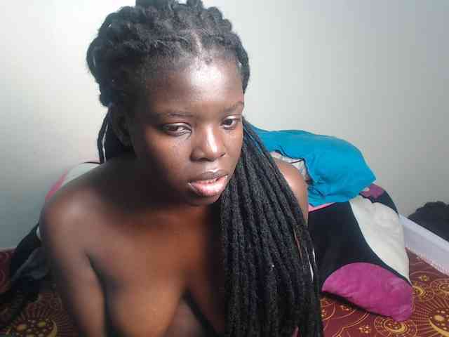 Petitebeauty webcam
