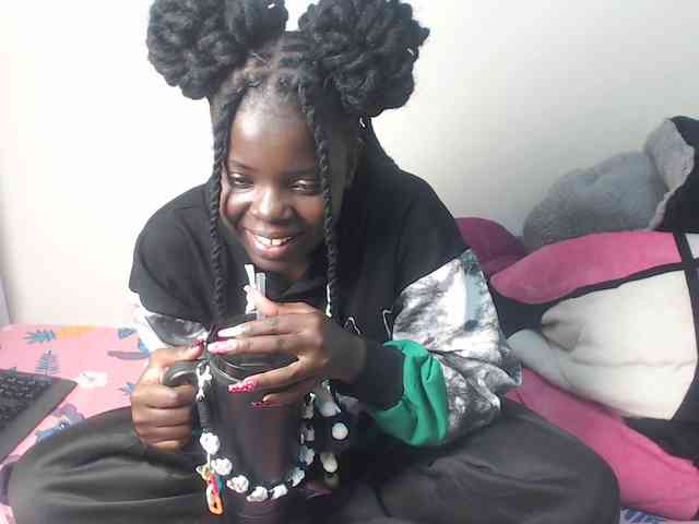 Petitebeauty webcam