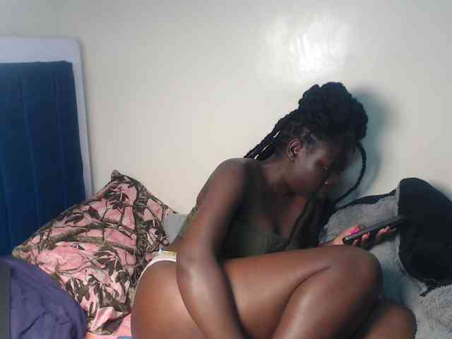 Petitebeauty webcam