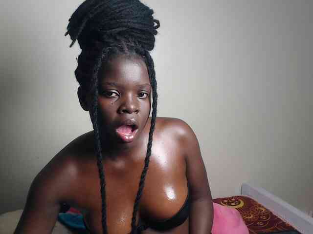 Petitebeauty webcam
