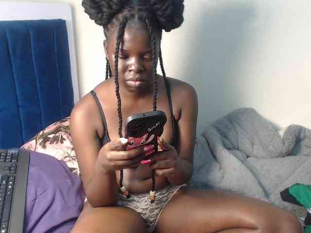 Petitebeauty webcam