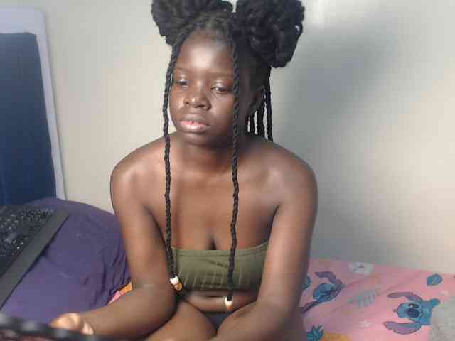 Petitebeauty webcam