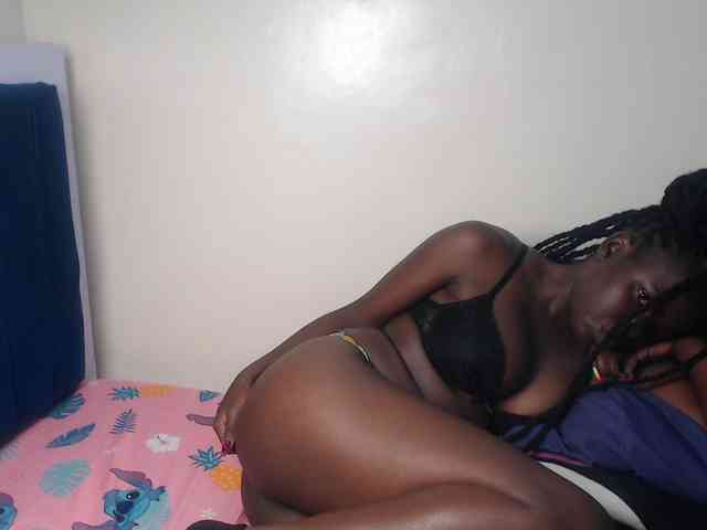 Petitebeauty webcam