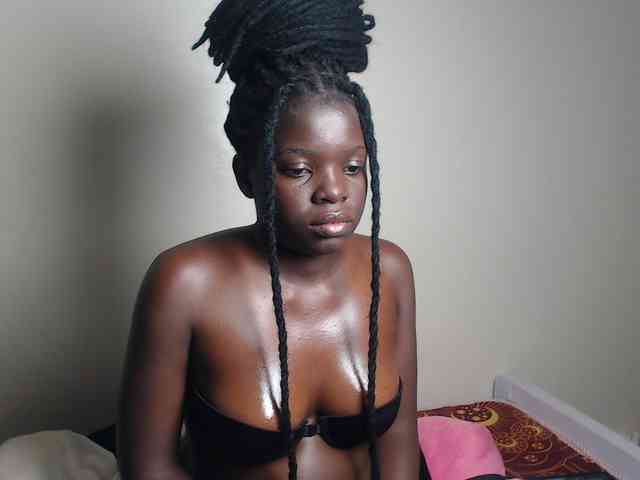 Petitebeauty webcam