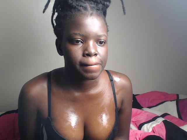 Petitebeauty webcam
