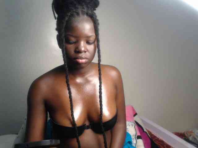 Petitebeauty webcam