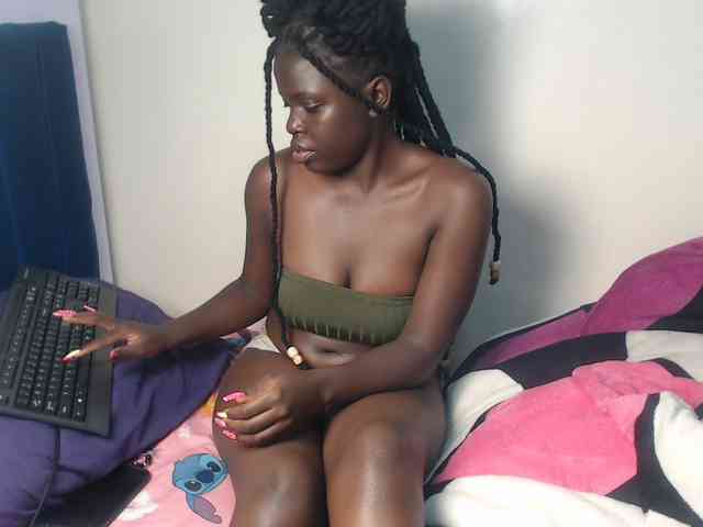 Petitebeauty webcam