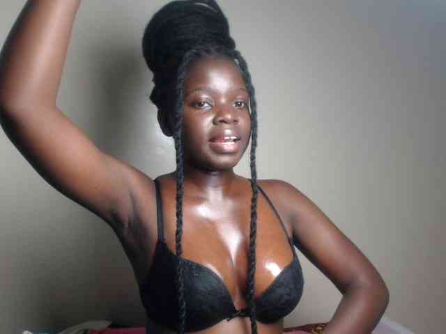 Petitebeauty webcam