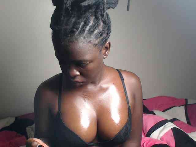 Petitebeauty webcam
