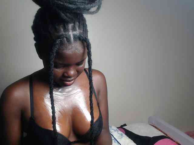 Petitebeauty webcam