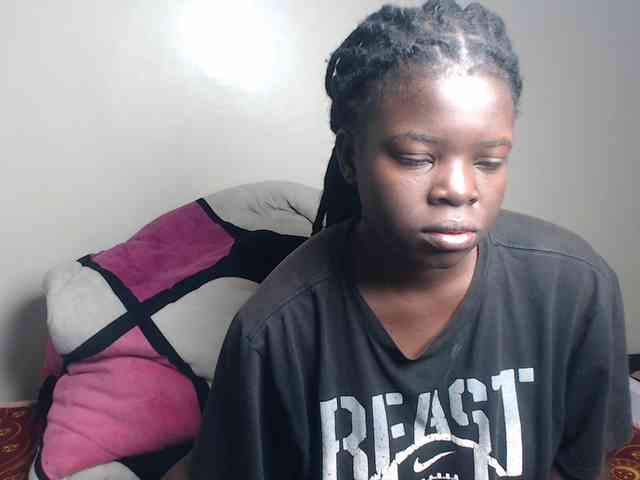 Petitebeauty webcam