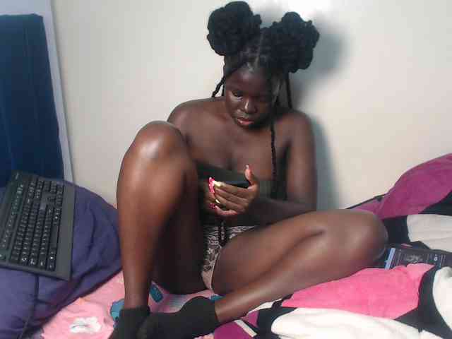 Petitebeauty webcam