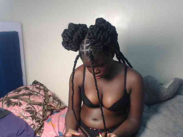 Petitebeauty webcam