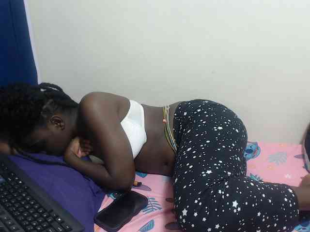 Petitebeauty webcam