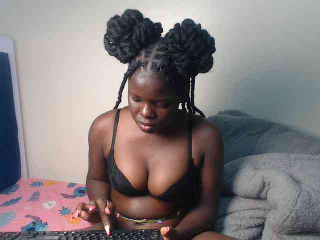 Petitebeauty webcam