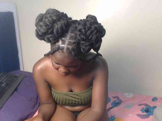 Petitebeauty webcam