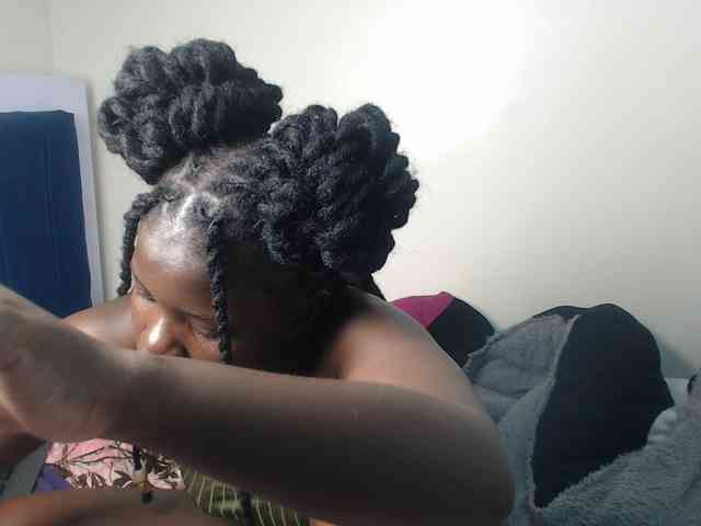Petitebeauty webcam
