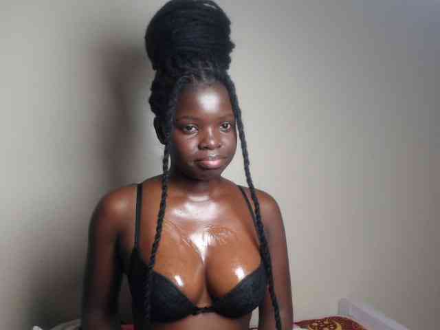 Petitebeauty webcam