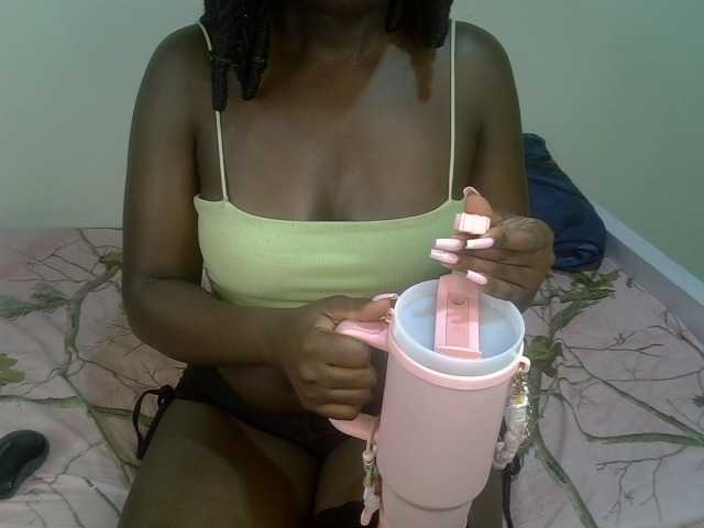 Ebonycherry live cam on BongaCams