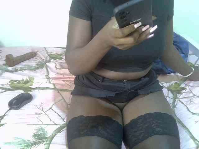 Ebonycherry webcam
