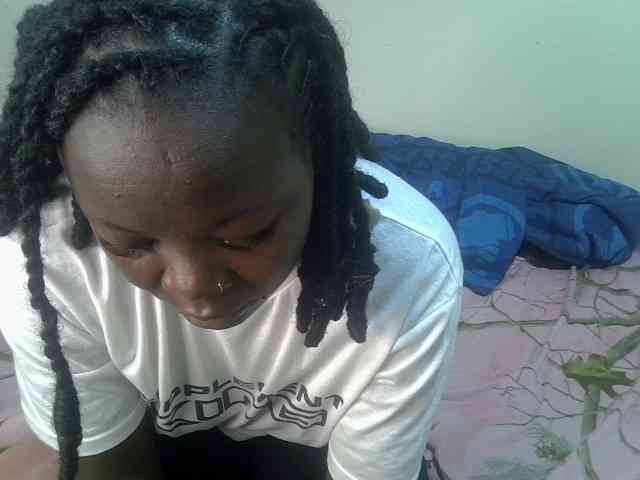 Ebonycherry webcam