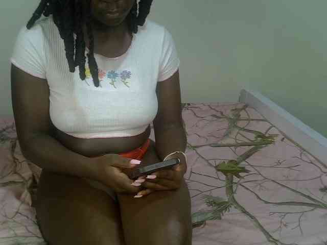 Ebonycherry webcam