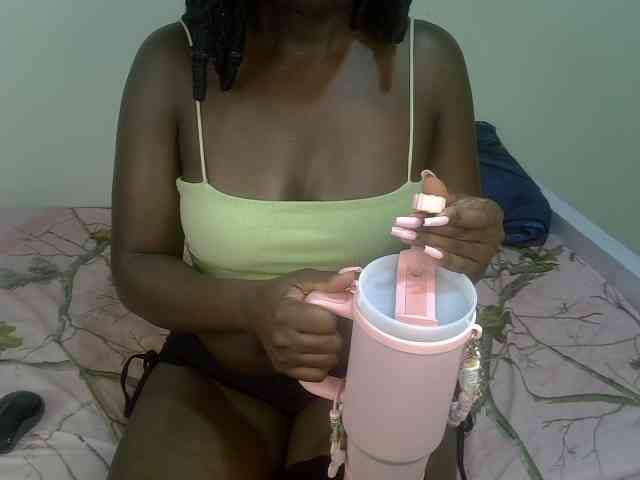 Ebonycherry webcam