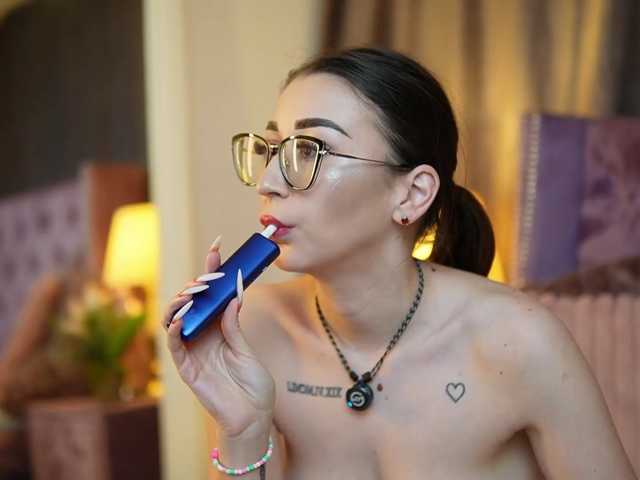 KimJada, en directo ahora en BongaCams