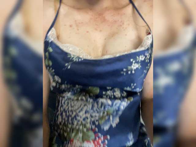 Kisa77771a live cam on BongaCams