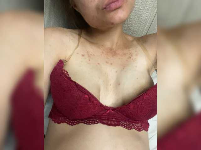 Kisa77771a live cam on BongaCams