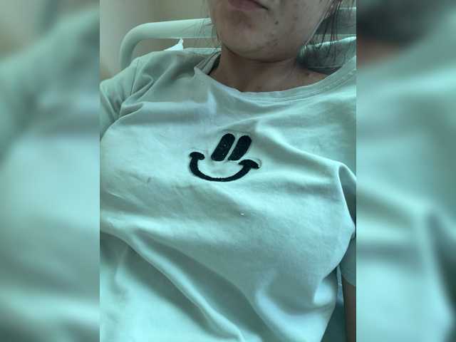 Kisa77771a live cam on BongaCams