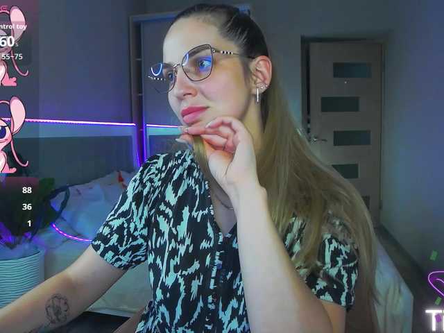AlexandraCandy live cam on BongaCams