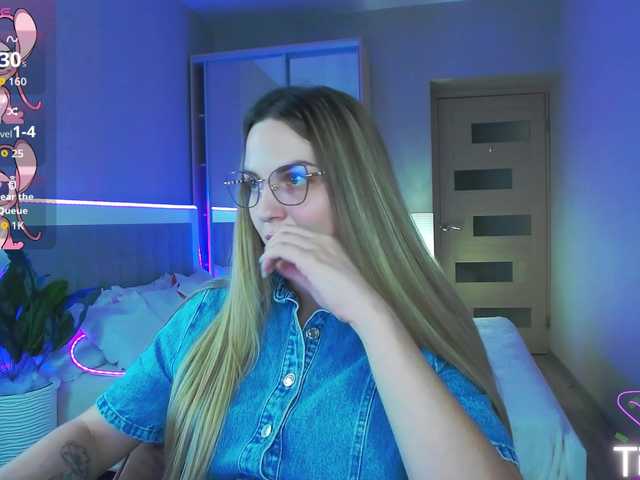 AlexandraCandy live cam on BongaCams