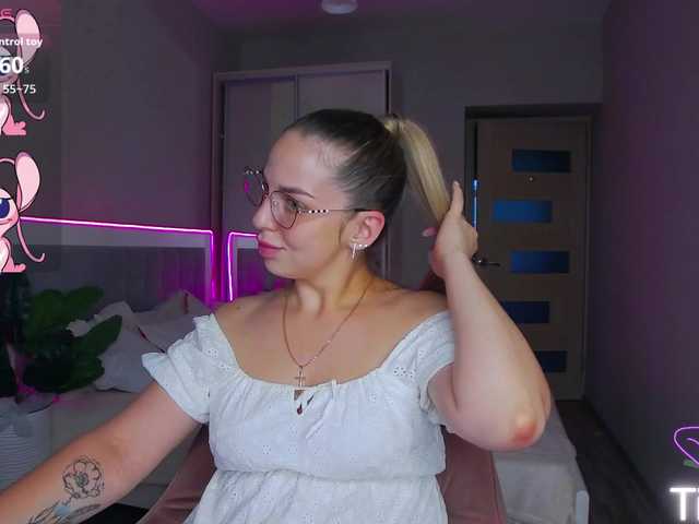 AlexandraCandy live cam on BongaCams