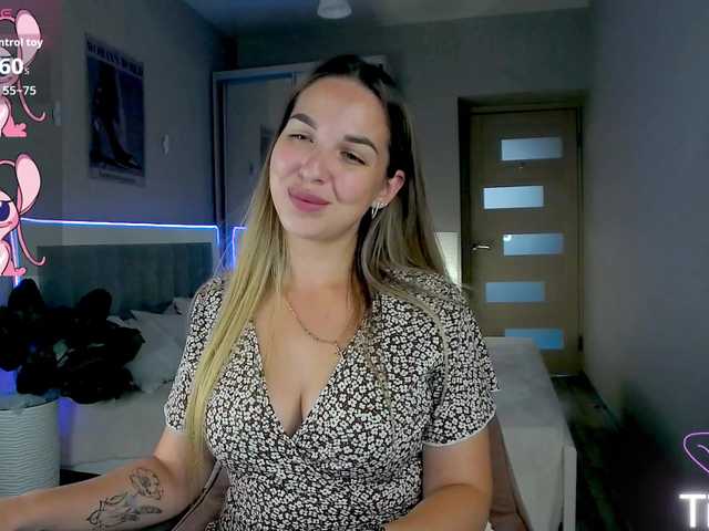 AlexandraCandy live cam on BongaCams