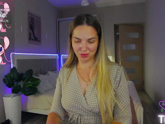 AlexandraCandy live cam on BongaCams