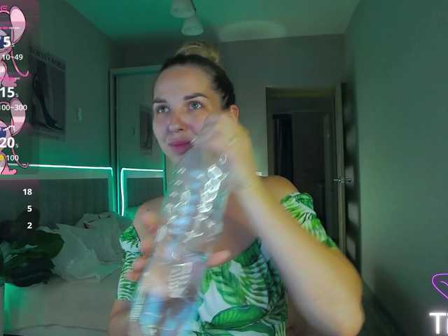 AlexandraCandy live cam on BongaCams