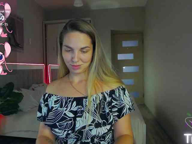 alexandracandy's live room
