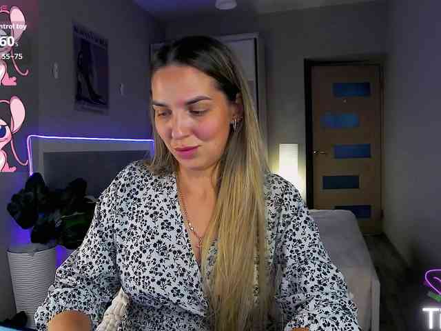 AlexandraCandy webcam