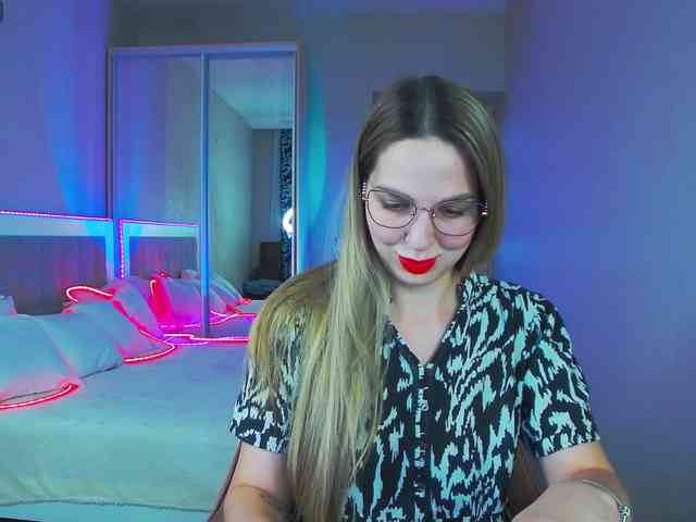 AlexandraCandy AlexandraCandy