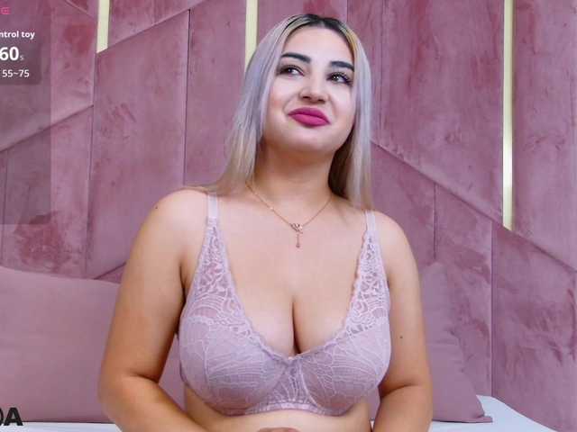 SiellaDolce live cam on BongaCams