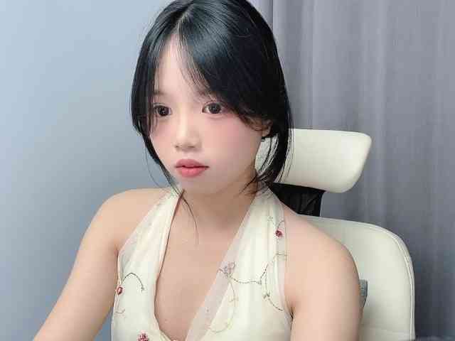 TwinXXyan - asian-teens cam model from asia