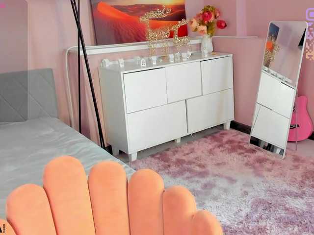 serinella live cam on BongaCams