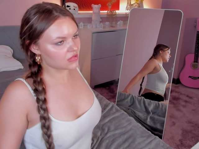 serinella live cam on BongaCams